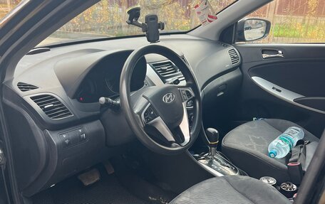 Hyundai Solaris II рестайлинг, 2012 год, 400 000 рублей, 11 фотография