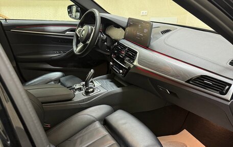 BMW 5 серия, 2021 год, 4 680 000 рублей, 14 фотография