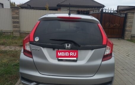 Honda Fit III, 2019 год, 1 050 000 рублей, 2 фотография