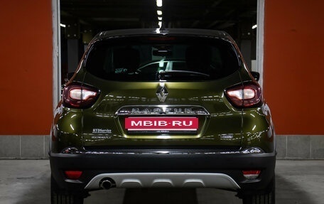 Renault Kaptur I рестайлинг, 2017 год, 1 698 000 рублей, 6 фотография