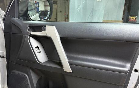 Toyota Land Cruiser Prado 150 рестайлинг 2, 2021 год, 7 200 000 рублей, 7 фотография