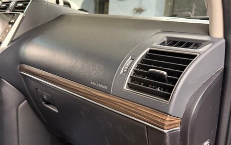 Toyota Land Cruiser Prado 150 рестайлинг 2, 2021 год, 7 200 000 рублей, 8 фотография