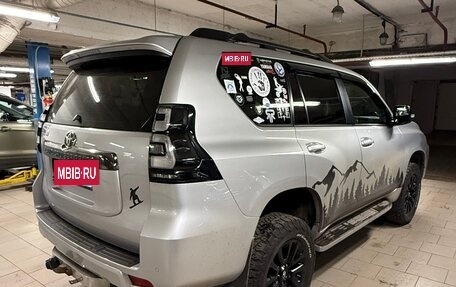 Toyota Land Cruiser Prado 150 рестайлинг 2, 2021 год, 7 200 000 рублей, 3 фотография