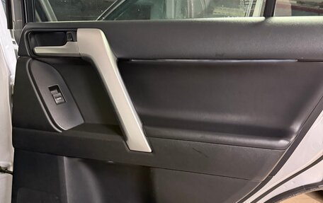 Toyota Land Cruiser Prado 150 рестайлинг 2, 2021 год, 7 200 000 рублей, 13 фотография