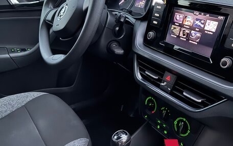 Skoda Rapid II, 2021 год, 1 500 000 рублей, 11 фотография