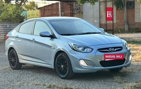 Hyundai Solaris II рестайлинг, 2012 год, 730 000 рублей, 2 фотография