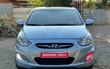 Hyundai Solaris II рестайлинг, 2012 год, 730 000 рублей, 1 фотография