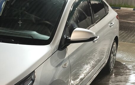 Hyundai Solaris II рестайлинг, 2020 год, 1 300 000 рублей, 4 фотография