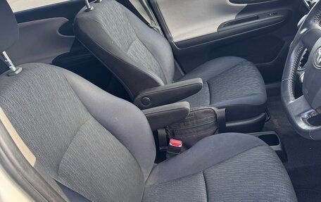 Toyota Wish II, 2011 год, 1 350 000 рублей, 6 фотография