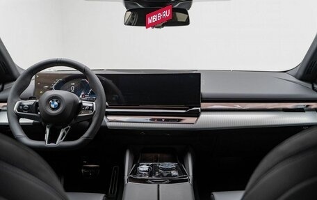 BMW 5 серия, 2025 год, 7 990 000 рублей, 15 фотография