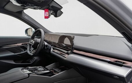 BMW 5 серия, 2025 год, 7 990 000 рублей, 22 фотография