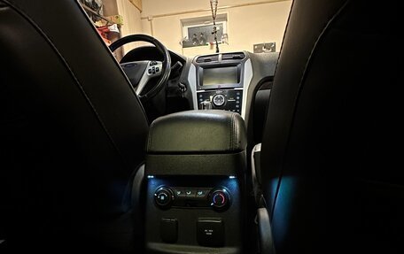 Ford Explorer VI, 2012 год, 1 950 000 рублей, 15 фотография