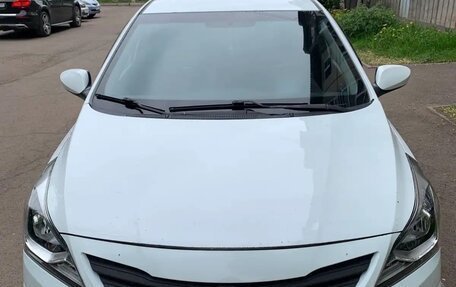 Hyundai Solaris II рестайлинг, 2015 год, 700 000 рублей, 1 фотография