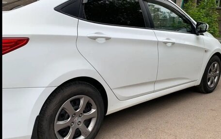 Hyundai Solaris II рестайлинг, 2015 год, 700 000 рублей, 6 фотография