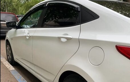 Hyundai Solaris II рестайлинг, 2015 год, 700 000 рублей, 5 фотография