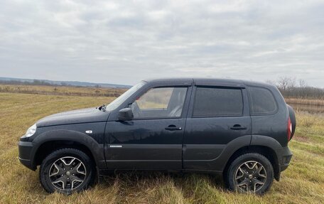 Chevrolet Niva I рестайлинг, 2015 год, 750 000 рублей, 2 фотография