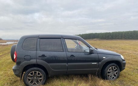 Chevrolet Niva I рестайлинг, 2015 год, 750 000 рублей, 3 фотография