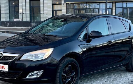 Opel Astra J, 2010 год, 699 000 рублей, 1 фотография