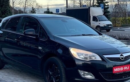 Opel Astra J, 2010 год, 699 000 рублей, 3 фотография