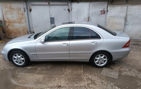 Mercedes-Benz C-Класс, 2003 год, 599 000 рублей, 1 фотография