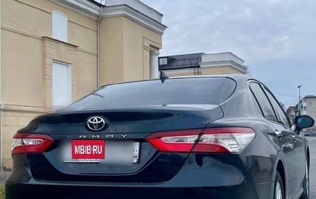 Toyota Camry, 2019 год, 3 000 000 рублей, 2 фотография
