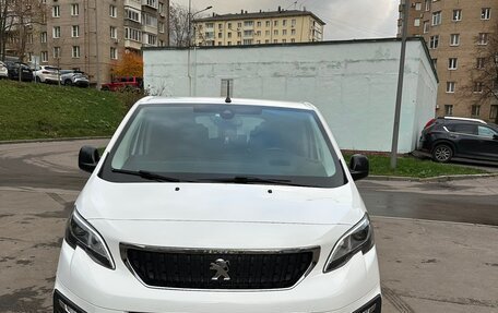 Peugeot Traveller I, 2021 год, 3 500 000 рублей, 1 фотография