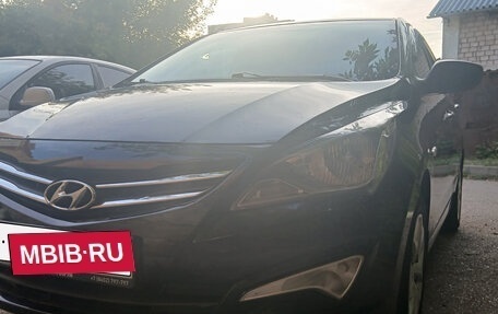 Hyundai Solaris II рестайлинг, 2016 год, 820 000 рублей, 2 фотография