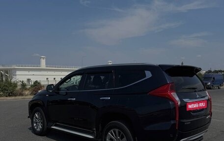 Mitsubishi Pajero Sport III рестайлинг, 2016 год, 2 650 000 рублей, 4 фотография