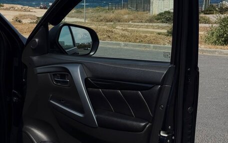 Mitsubishi Pajero Sport III рестайлинг, 2016 год, 2 650 000 рублей, 12 фотография