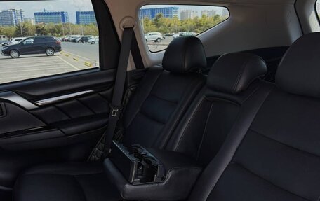 Mitsubishi Pajero Sport III рестайлинг, 2016 год, 2 650 000 рублей, 14 фотография