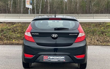 Hyundai Solaris II рестайлинг, 2013 год, 797 000 рублей, 25 фотография