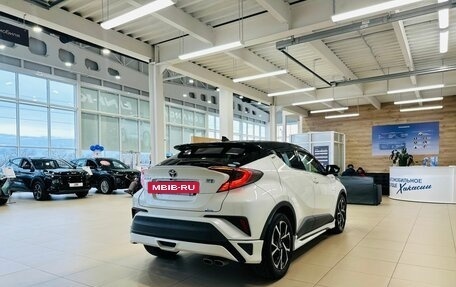Toyota C-HR I рестайлинг, 2017 год, 2 429 000 рублей, 6 фотография
