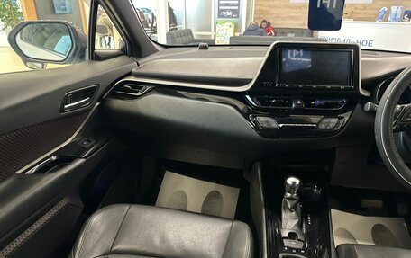 Toyota C-HR I рестайлинг, 2017 год, 2 429 000 рублей, 14 фотография