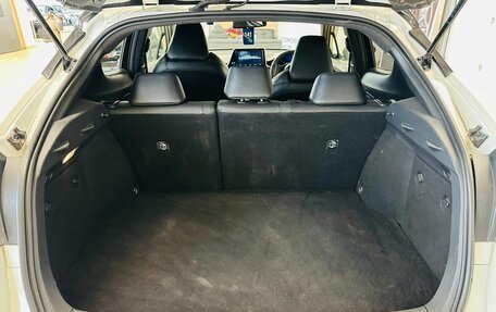 Toyota C-HR I рестайлинг, 2017 год, 2 429 000 рублей, 19 фотография