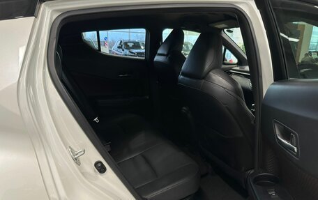 Toyota C-HR I рестайлинг, 2017 год, 2 429 000 рублей, 18 фотография