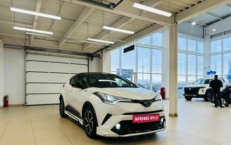 Toyota C-HR I рестайлинг, 2017 год, 2 429 000 рублей, 8 фотография