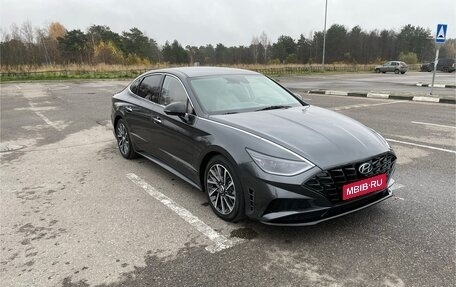 Hyundai Sonata VIII, 2021 год, 2 700 000 рублей, 1 фотография