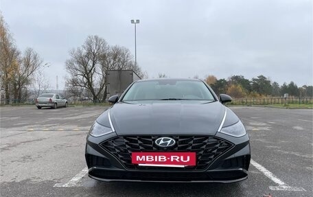 Hyundai Sonata VIII, 2021 год, 2 700 000 рублей, 2 фотография