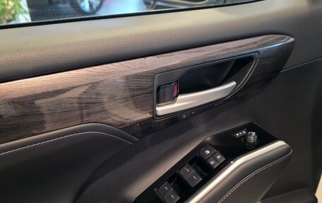 Toyota Highlander, 2025 год, 6 300 000 рублей, 13 фотография