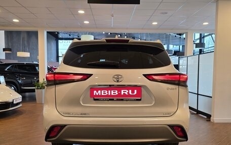 Toyota Highlander, 2025 год, 6 300 000 рублей, 3 фотография