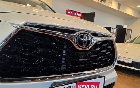 Toyota Highlander, 2025 год, 6 300 000 рублей, 8 фотография