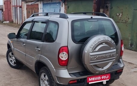 Chevrolet Niva I рестайлинг, 2010 год, 650 000 рублей, 5 фотография