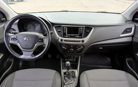 Hyundai Solaris II рестайлинг, 2017 год, 1 119 000 рублей, 14 фотография