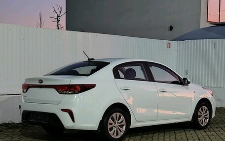 KIA Rio IV, 2018 год, 1 370 000 рублей, 5 фотография