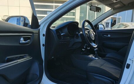 KIA Rio IV, 2018 год, 1 370 000 рублей, 9 фотография