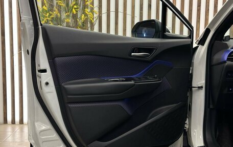 Toyota C-HR I рестайлинг, 2020 год, 2 650 000 рублей, 8 фотография