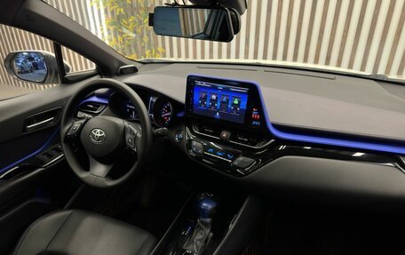 Toyota C-HR I рестайлинг, 2020 год, 2 650 000 рублей, 15 фотография