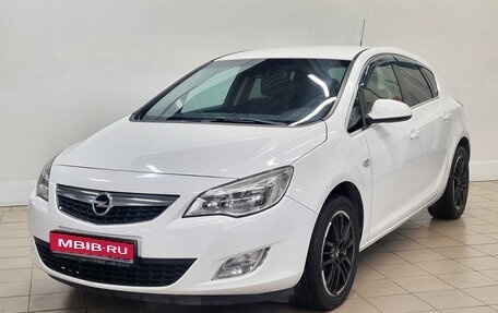 Opel Astra J, 2010 год, 620 000 рублей, 1 фотография