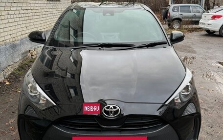 Toyota Yaris, 2020 год, 1 300 000 рублей, 9 фотография