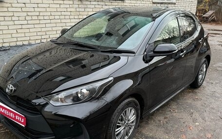 Toyota Yaris, 2020 год, 1 300 000 рублей, 6 фотография